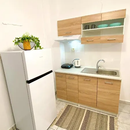 Lilly's White Chersonisos Centre No1 Apartman