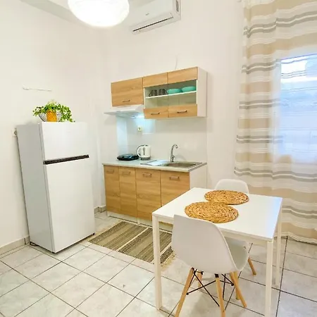 Lilly's White Chersonisos Centre No1 Apartman