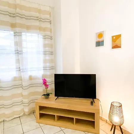 Lilly's White Chersonisos Centre No1 Apartman *