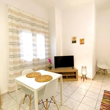Lilly's White Chersonisos Centre No1 Apartman